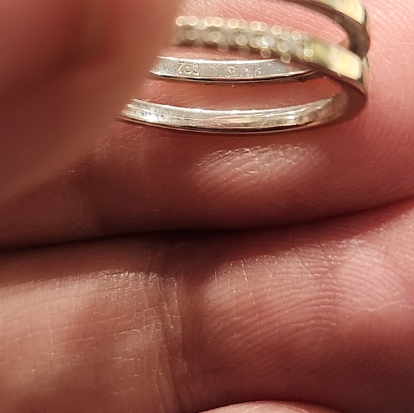 Beautiful 18k gold and diamond ring from Simon G in very good condition. - Picture 4 of 13